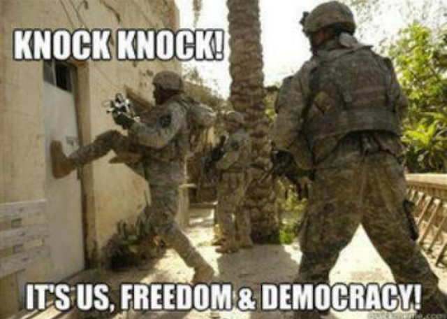 Az_USA_a_tüzzel_játszik_KnockKnockitsusfreedomanddemocracy