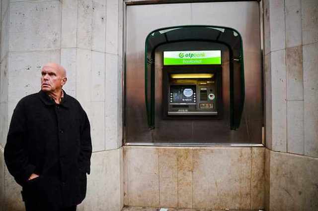OTP-Bank-ATM Fotó Neményi Márton