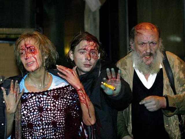 Ám az olyan népellenes bűnök amelyek 2006 október 23-án történtek Budapest utcáin nem avulnak el