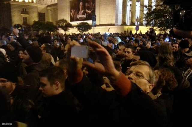 Demszky az internetadó elleni tüntetésen 20141026